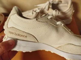 Zapatillas New Balance Beige/Blanco