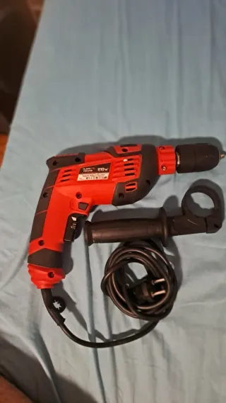 Taladro percutor 810W