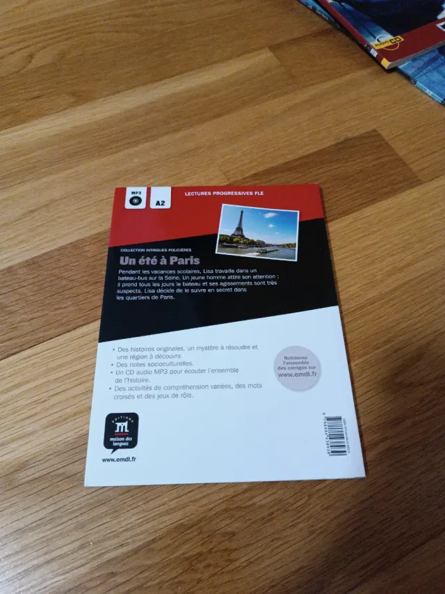 Collection Intrigues Policières. Un été à Paris...