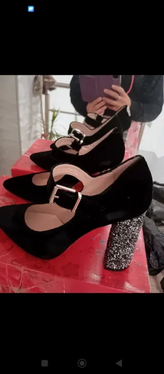 Lote 94 pares zapatos verdes liquidación