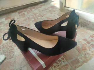 Lote 94 pares zapatos verdes liquidación