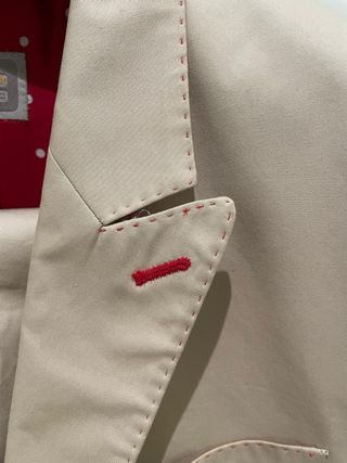 Blazer bege com forro vermelho Nuno Gama