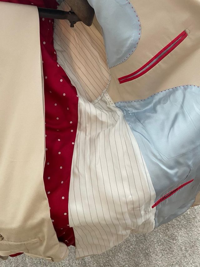 Blazer bege com forro vermelho Nuno Gama