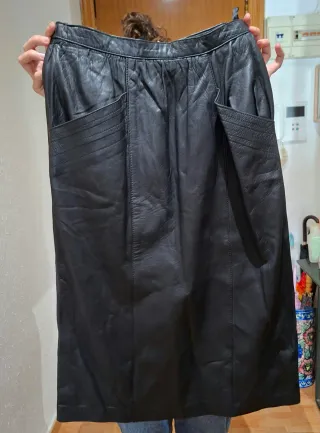 Falda tubo piel vintage negra
