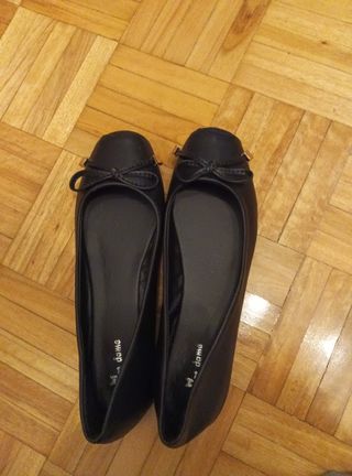 Manoletinas negras con lazo 