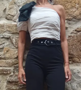 Top asimétrico Zara mujer Talla S