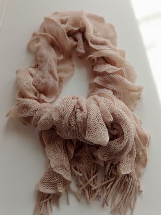 Bufanda Golddigga volantes beige/rosa