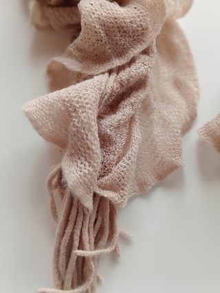 Bufanda Golddigga volantes beige/rosa