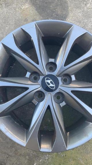 Llanta r16 hyundai ix35 sle 2wd 214427