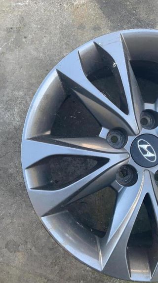 Llanta r16 hyundai ix35 sle 2wd 214427