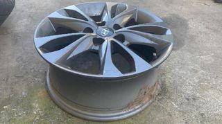 Llanta r16 hyundai ix35 sle 2wd 214427