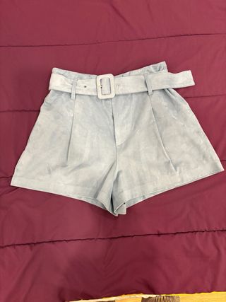 Pantalones cortos de vestir con cinturón