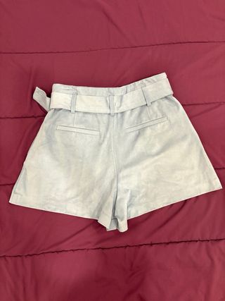 Pantalones cortos de vestir con cinturón
