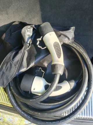 Cable de carga vehículo eléctrico 