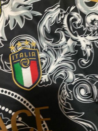 Camiseta Versace Italia Negra y Dorada