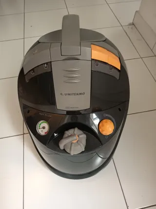 Aspiradora de vapor UNITЕKNO 900W