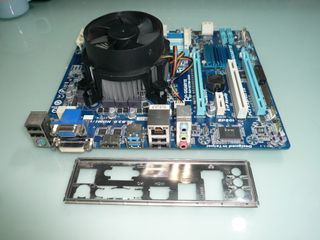 Gigabyte GA-H77M-D3H Placa Base LGA1155