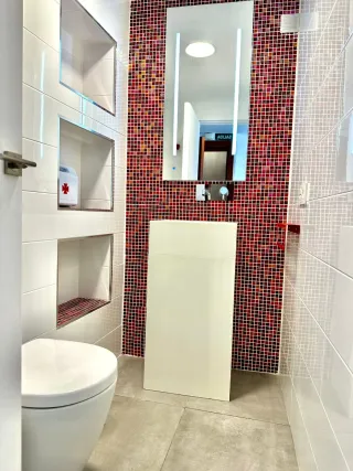Lavabo de baño de material Corian (de gama alta)