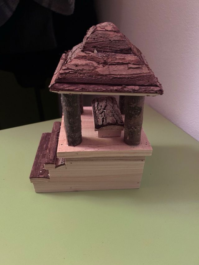 Casetta per roditori in legno