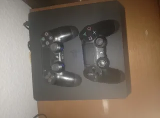 Consola PS4 Slim Negra + 2 Mandos