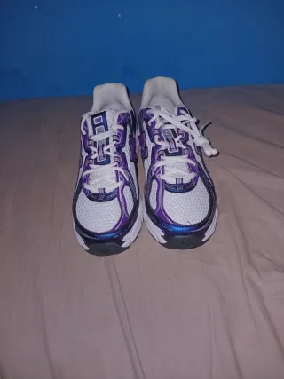 Zapatillas New Balance 740 Moradas Blancas