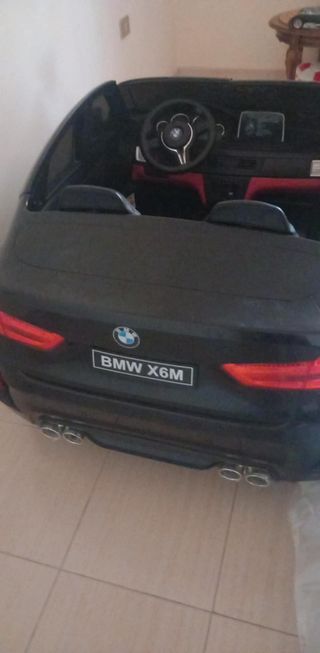 Auto elettrica per bambini BMW nera