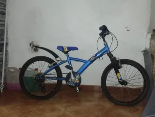 Bicicleta infantil azul