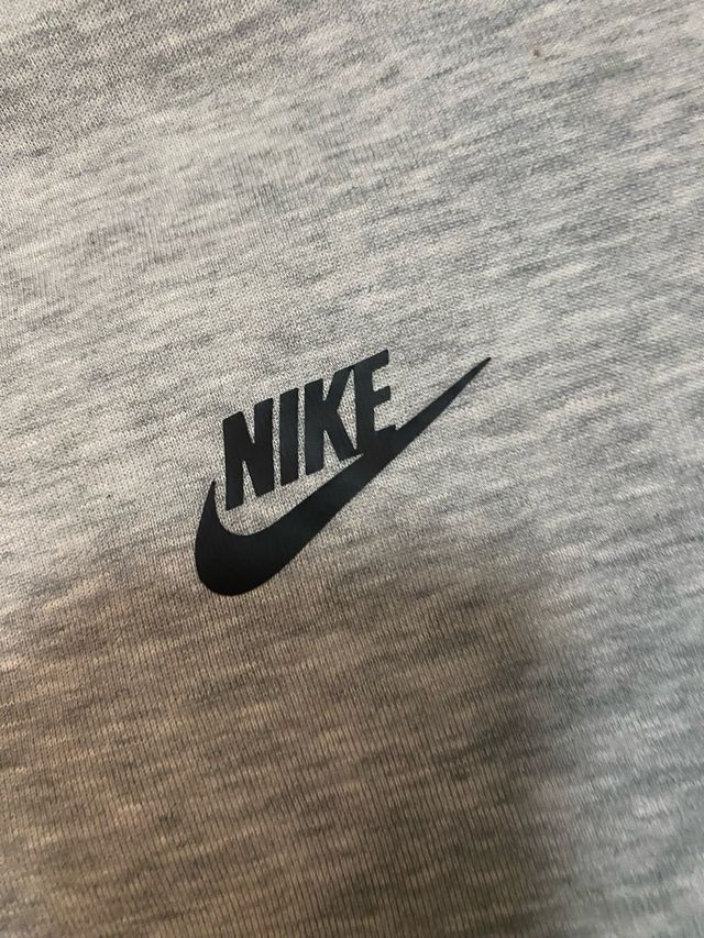 Sudadera Nike Tech Gris y Negra