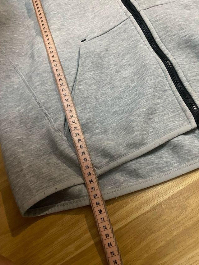 Sudadera Nike Tech Gris y Negra