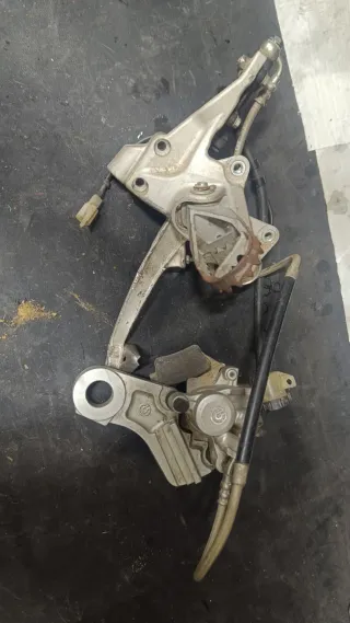 Estriberas KTM y freno trasero