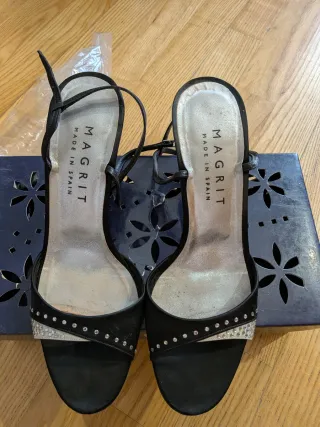 Sandalias fiesta Magrit negras y plateadas