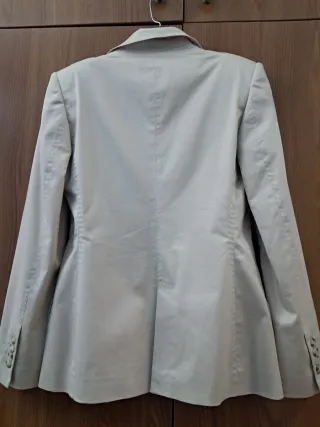 Americana Beige Botones Marrones