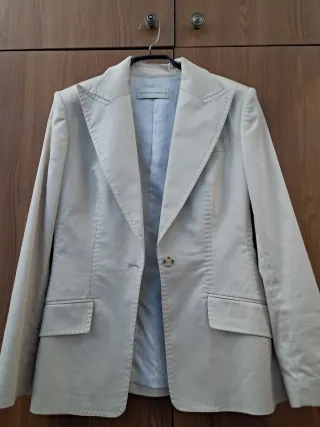 Americana Beige Botones Marrones