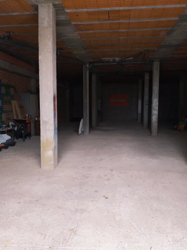 Local comercial diáfano en venta.