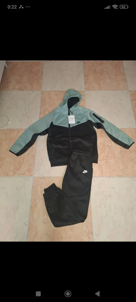 Conjunto deportivo Nike niño gris y negro