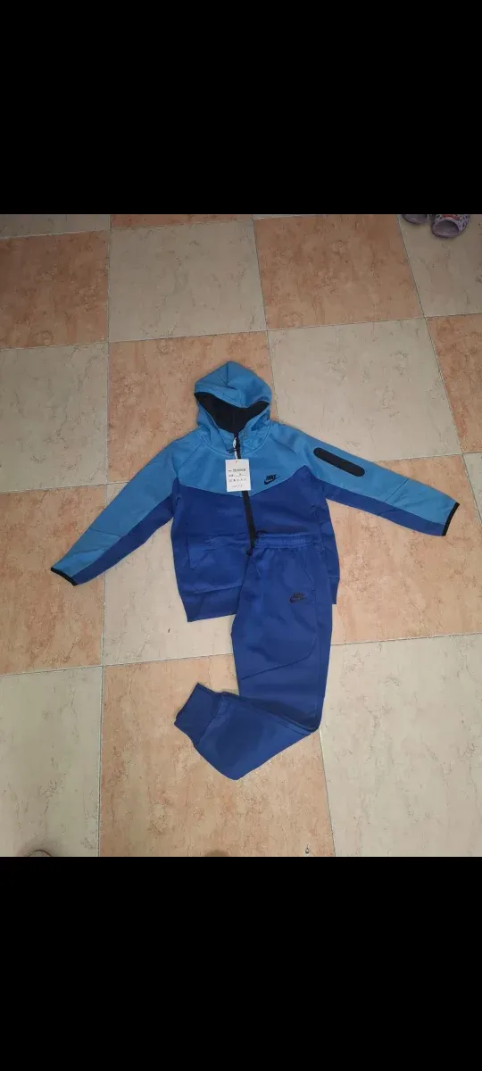 Conjunto deportivo Nike niño gris y negro