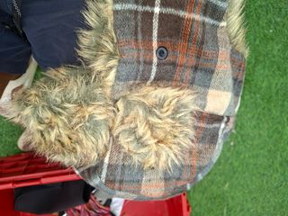 Gorro esquimal a cuadros con orejeras