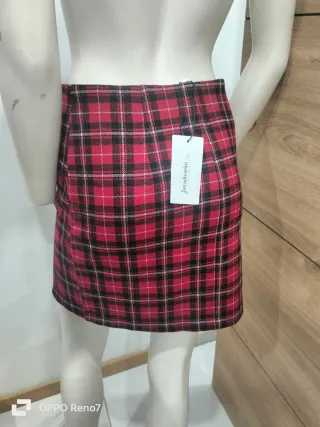 Saia Stradivarius xadrez vermelha