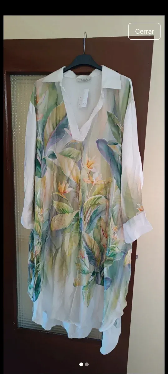 Camisola estampada hojas y flores