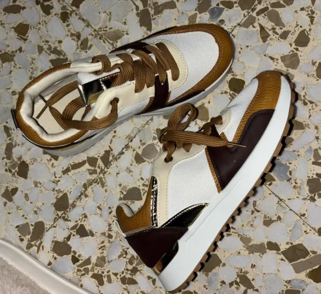 Deportivas Marrones, Doradas y Blancas