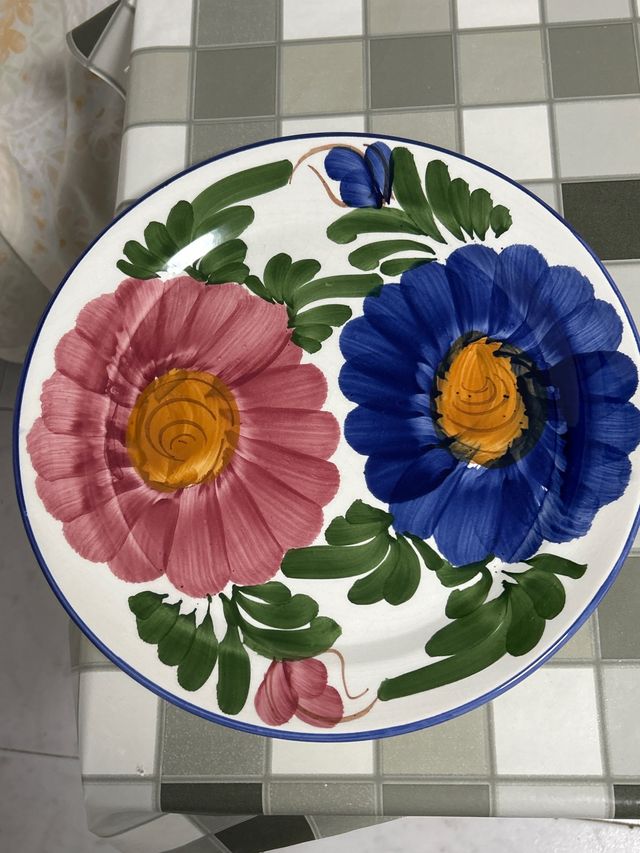 Plato decorativo flores pintadas a mano