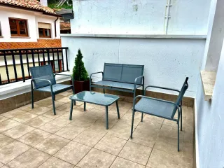 Conjunto de terraza: mesa y 3 asientos