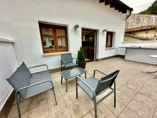 Conjunto de terraza: mesa y 3 asientos