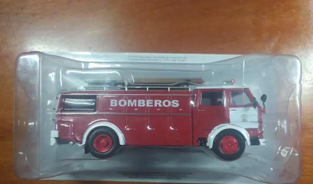 4 Camiones Pegaso a Escala