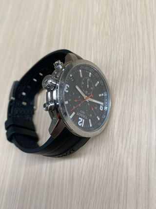 Reloj Tissot Negro y Plateado