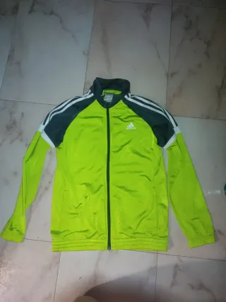 Chaqueta Adidas verde lima T. 13-14 años