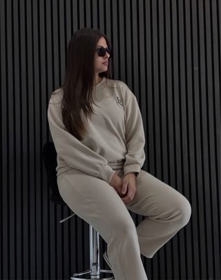 Tuta minimal beige