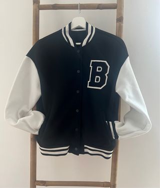 Cazadora universitaria de chica. Talla S
