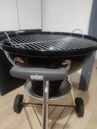 Barbacoa Weber Negra y Plateada
