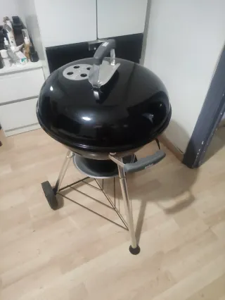 Barbacoa Weber Negra y Plateada